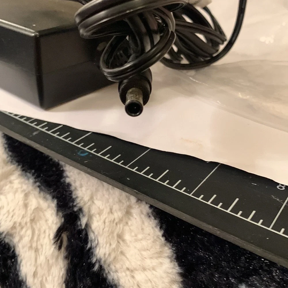 Challenger Cable Sales Switching Power Supply 12V